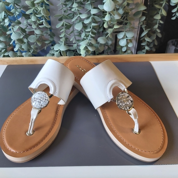 Women's slides - Picture 2 of 4